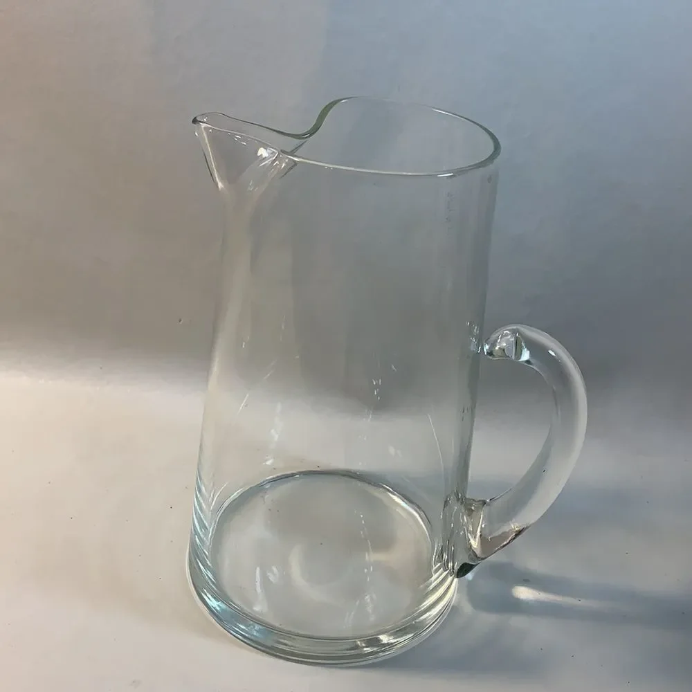 Clear Glass Needle Nose Spout Serving Juice Bar Cocktail Pitcher 1 Quart EUC
